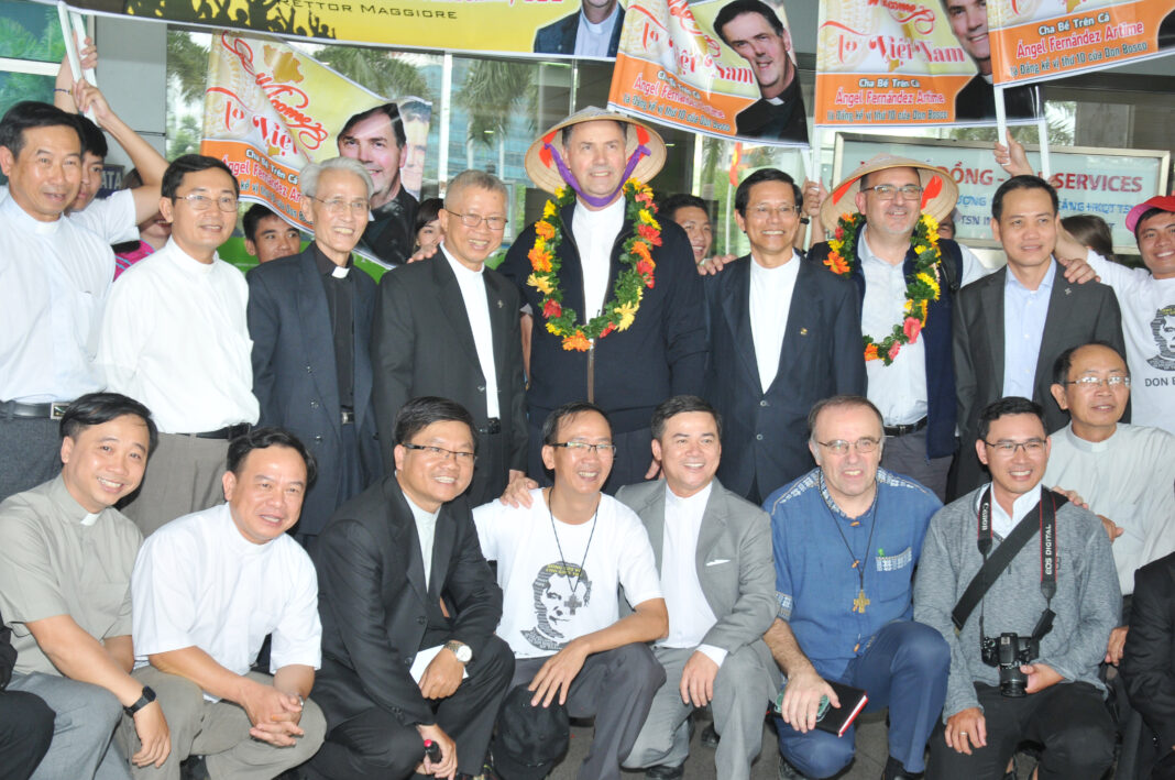 Don Angel Artime, Người Cha Đến Thăm Những Người Con Tại Việt Nam
